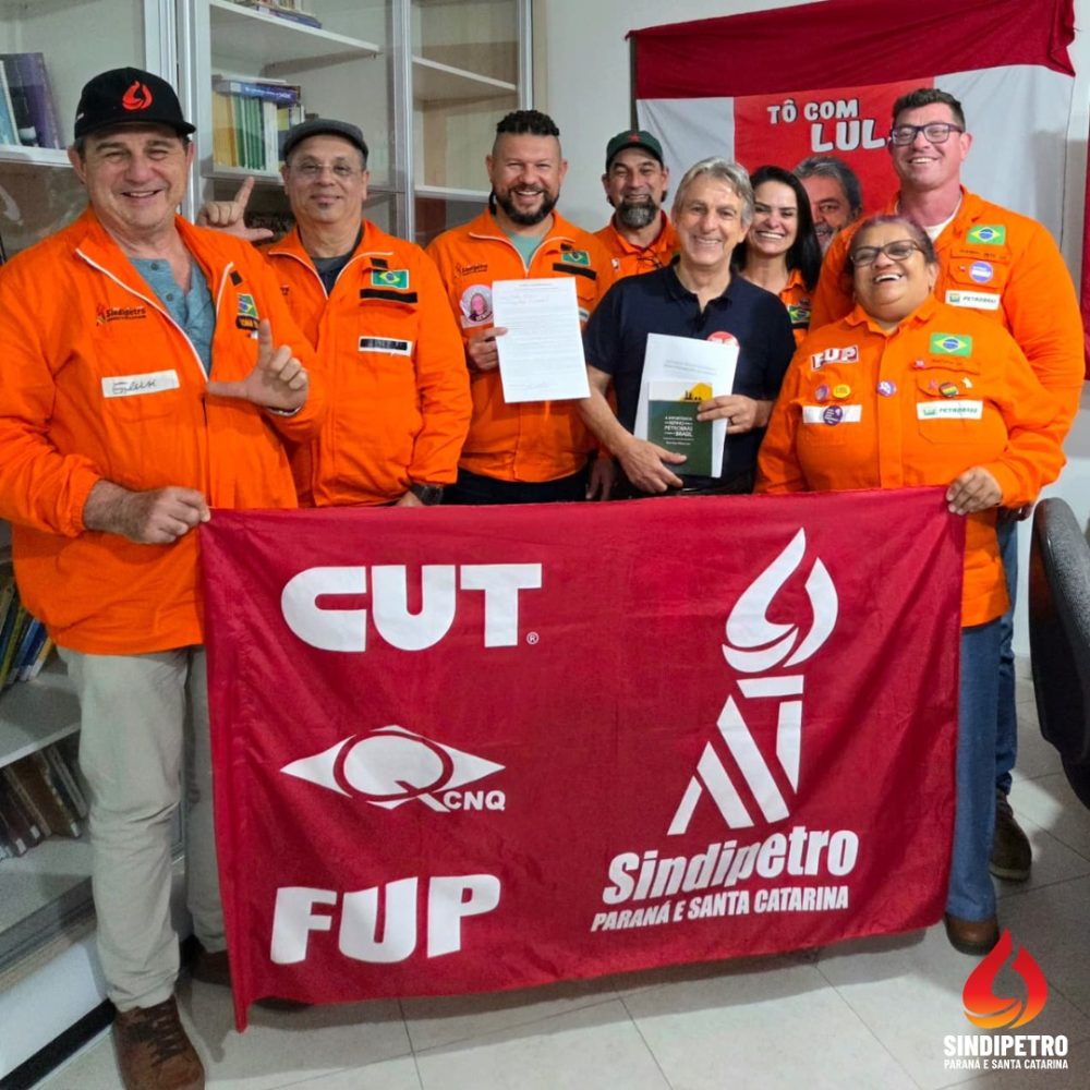 Tadeu Veneri assina Carta-Compromisso em defesa da Agenda Estratégica dos petroleiros e petroquímicos do PR